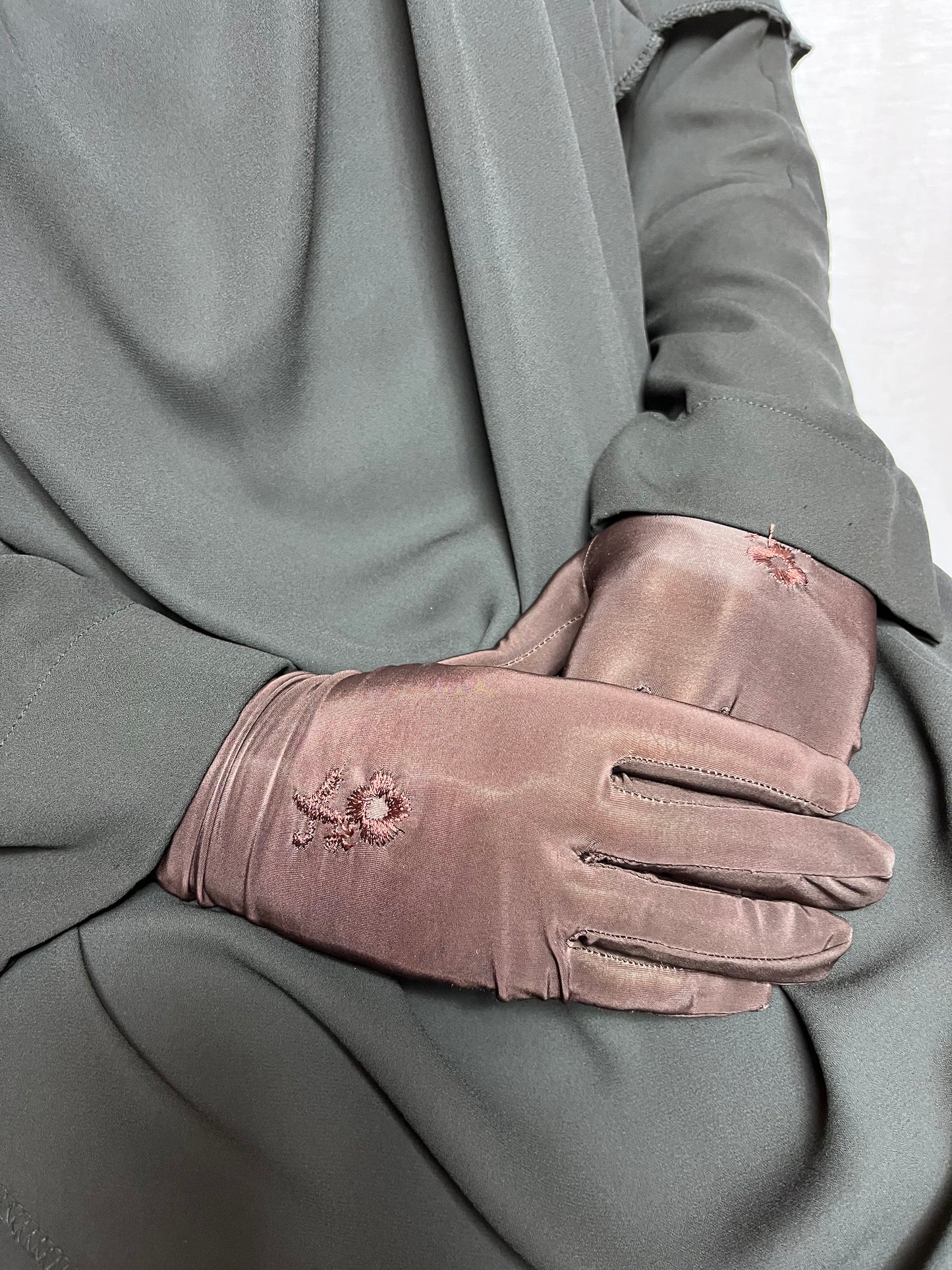 Medium Gloves| Brown